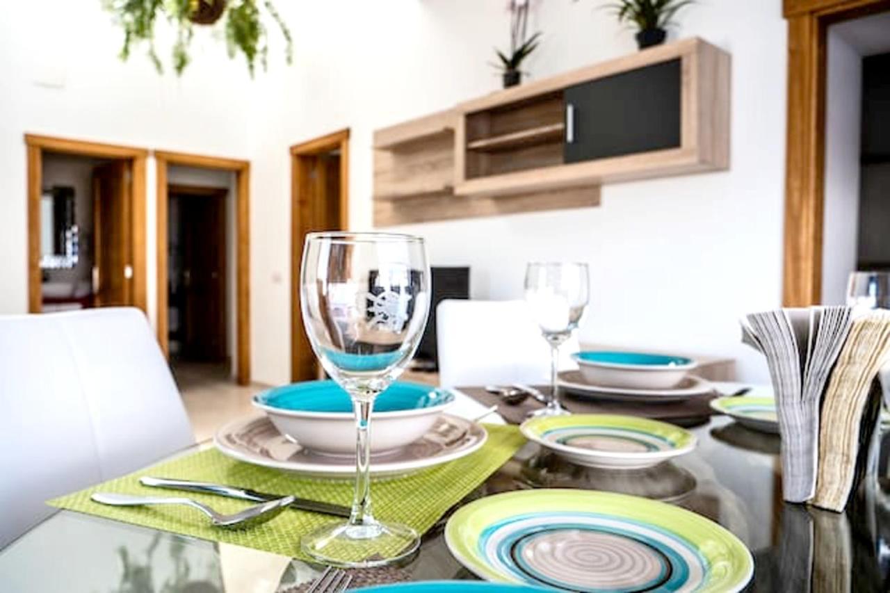 Comfortable House In Tias With Free Parking エクステリア 写真
