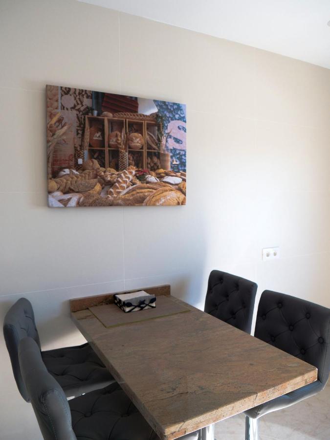 Comfortable House In Tias With Free Parking エクステリア 写真