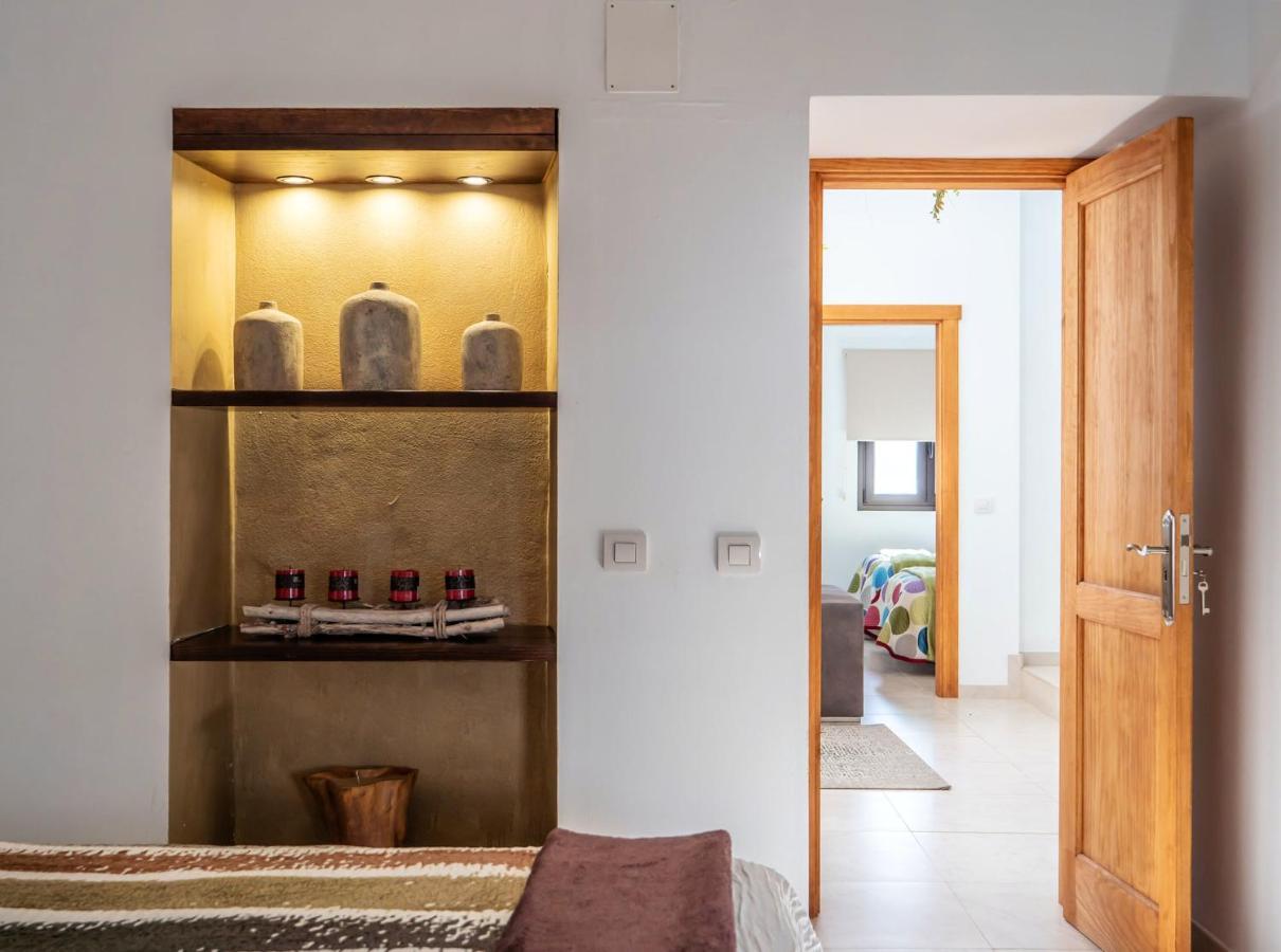 Comfortable House In Tias With Free Parking エクステリア 写真