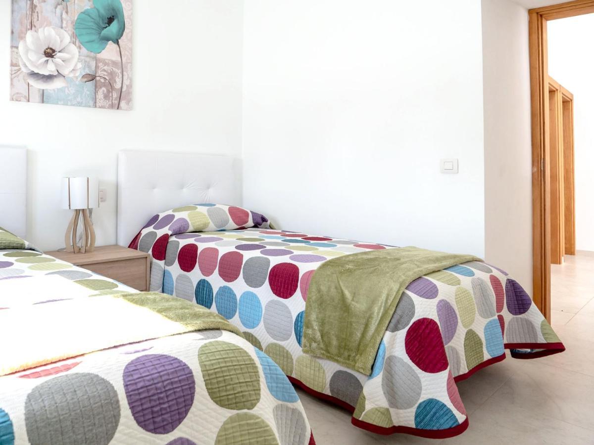 Comfortable House In Tias With Free Parking エクステリア 写真