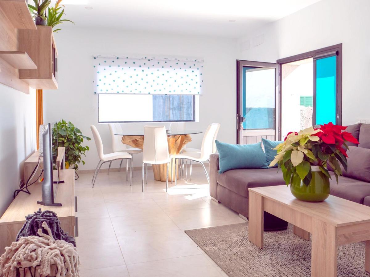 Comfortable House In Tias With Free Parking エクステリア 写真